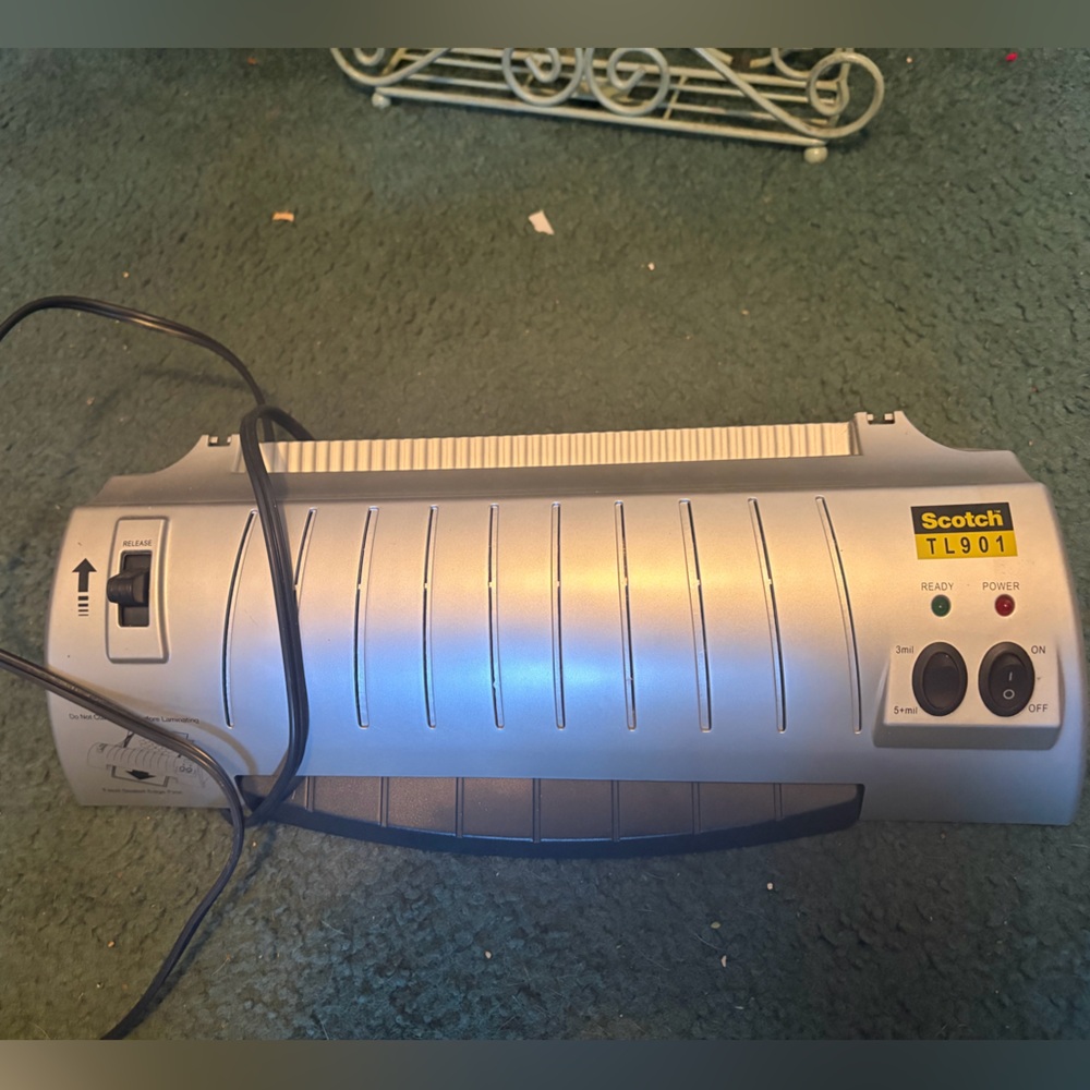 Scotch TL901 Thermal Laminator in Silver